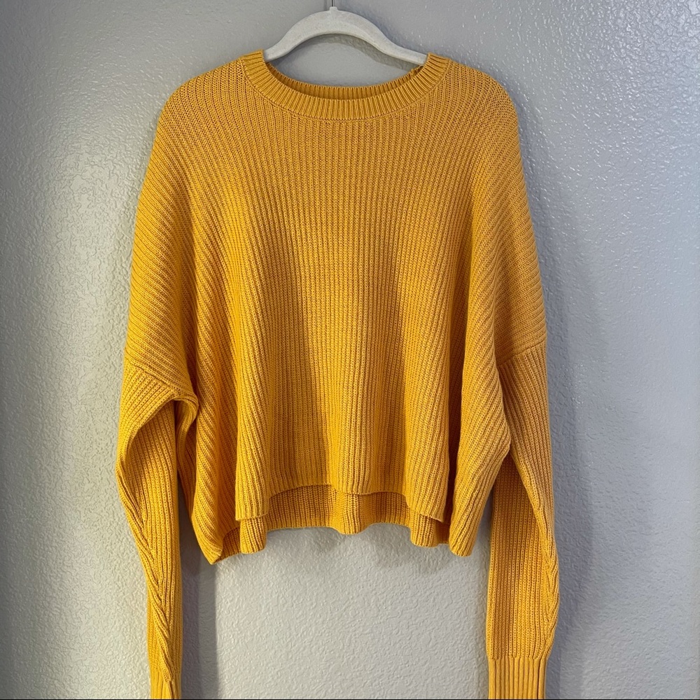 NWT hollister oversized yellow knit sweater